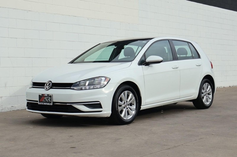 2020 Volkswagen Golf TSI photo 11
