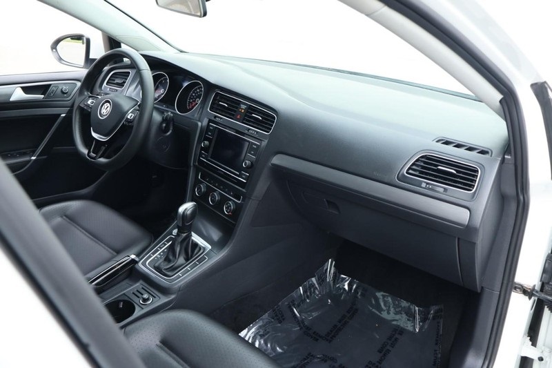 2020 Volkswagen Golf TSI photo 20