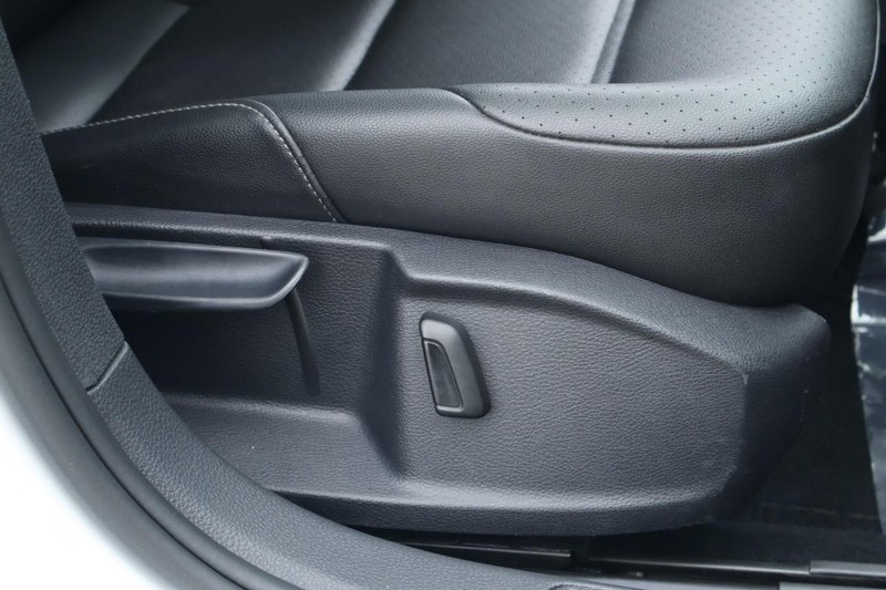 2020 Volkswagen Golf TSI photo 21