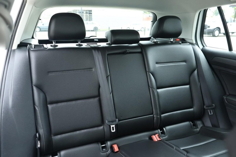 2020 Volkswagen Golf TSI photo 23