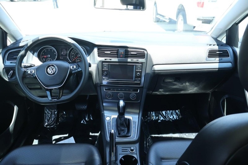 2020 Volkswagen Golf TSI photo 24