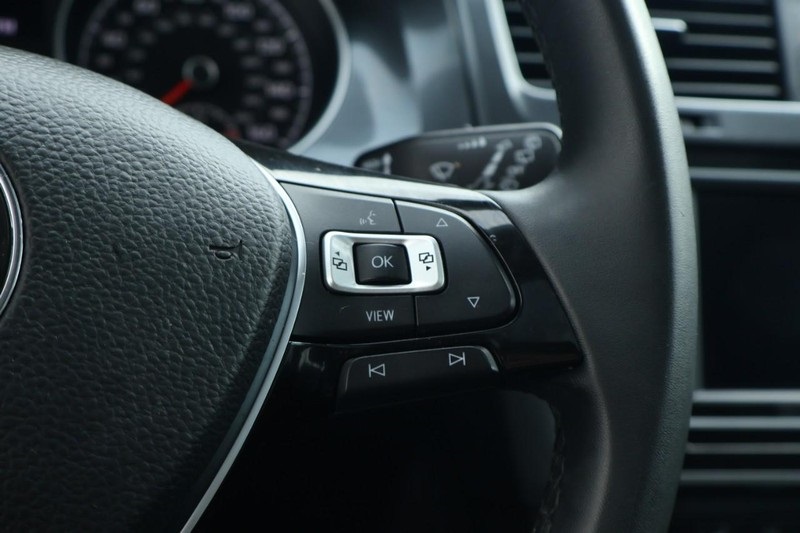2020 Volkswagen Golf TSI photo 28