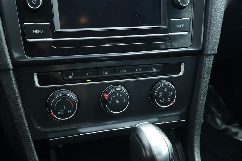 2020 Volkswagen Golf TSI photo 31