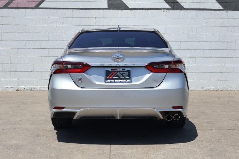 2023 Toyota Camry SE photo 5