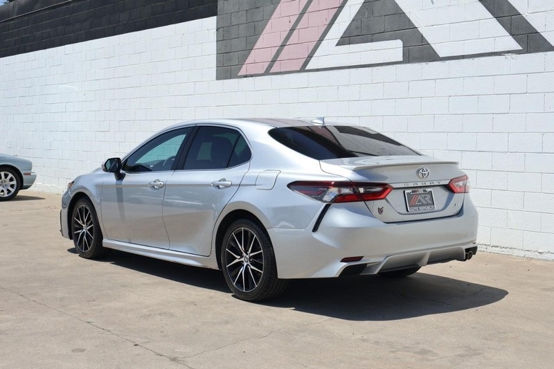 2023 Toyota Camry SE photo 7