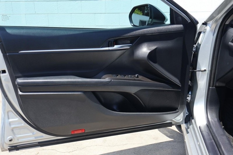2023 Toyota Camry SE photo 12