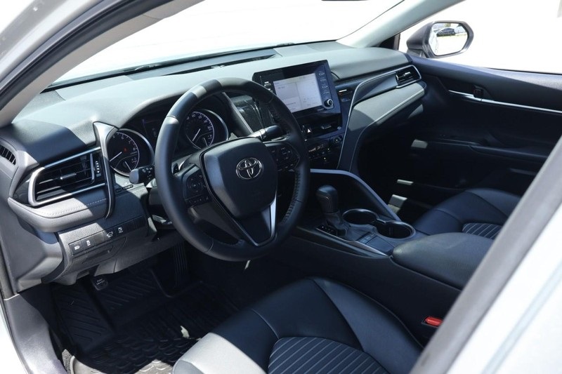 2023 Toyota Camry SE photo 13