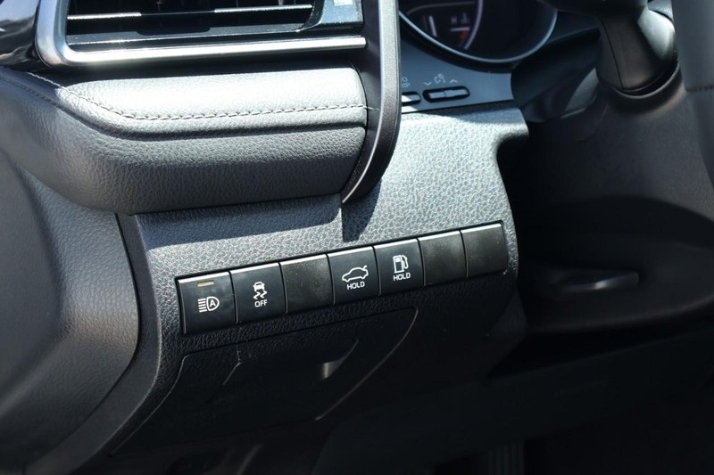 2023 Toyota Camry SE photo 14