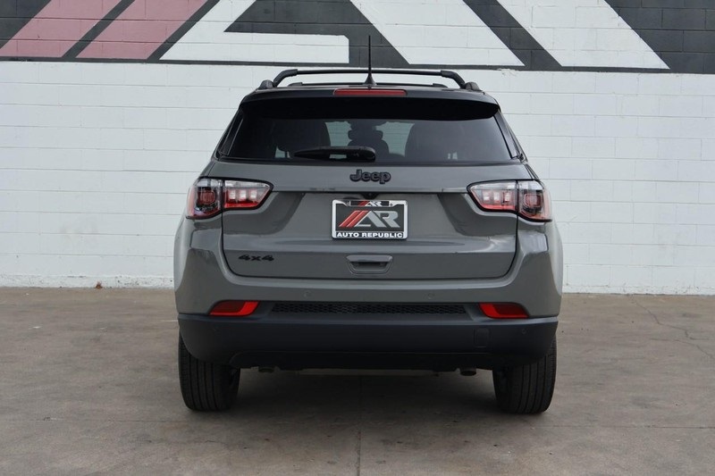 2023 Jeep Compass Altitude photo 4