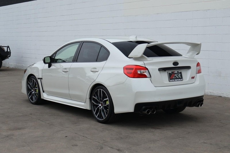 2020 Subaru WRX STI photo 9