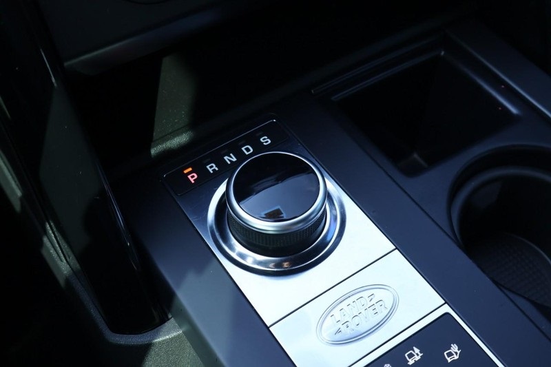 2019 Land Rover Discovery SE photo 4