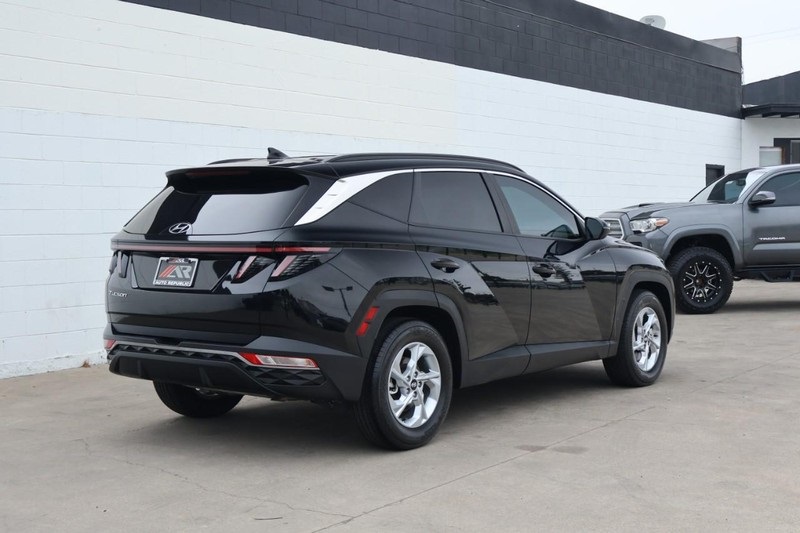 2023 Hyundai Tucson SEL photo 2