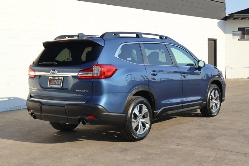2022 Subaru Ascent Premium photo 2