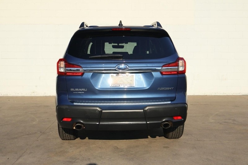 2022 Subaru Ascent Premium photo 3
