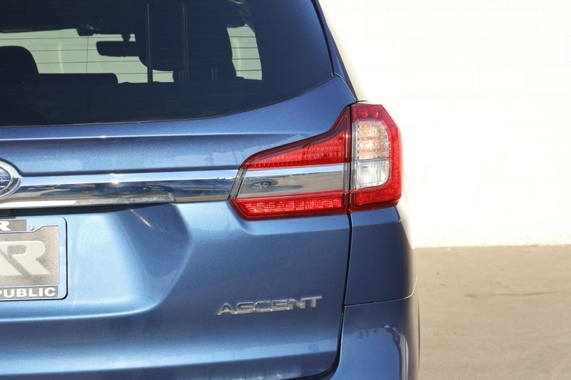 2022 Subaru Ascent Premium photo 4