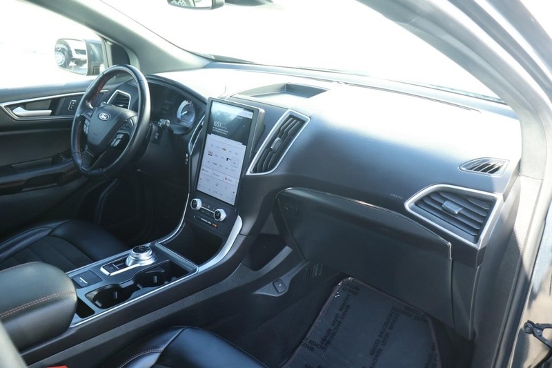 2022 Ford Edge ST-Line photo 18