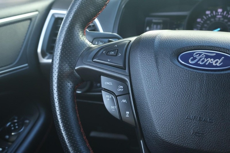 2022 Ford Edge ST-Line photo 25