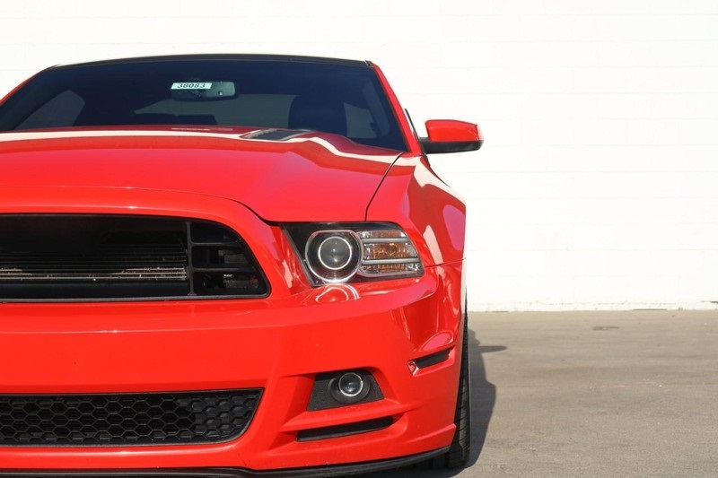 2013 Ford Mustang GT Premium photo 3