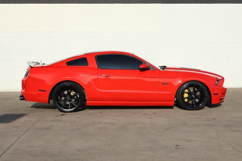 2013 Ford Mustang GT Premium photo 4