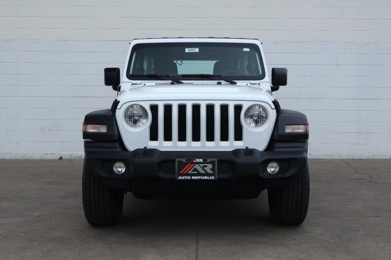 2021 Jeep Wrangler Unlimited Sport photo 2