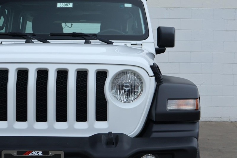 2021 Jeep Wrangler Unlimited Sport photo 3