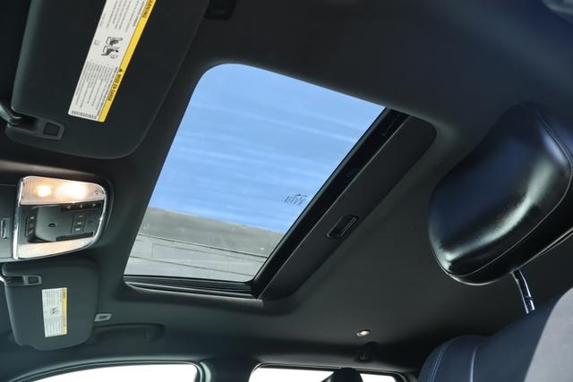 2019 Jeep Grand Cherokee Altitude photo 3