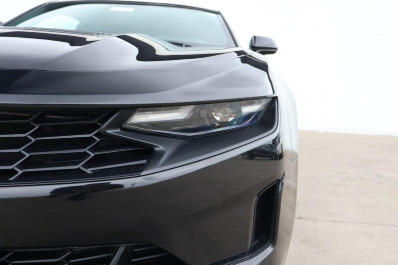 2021 Chevrolet Camaro LT1 photo 3