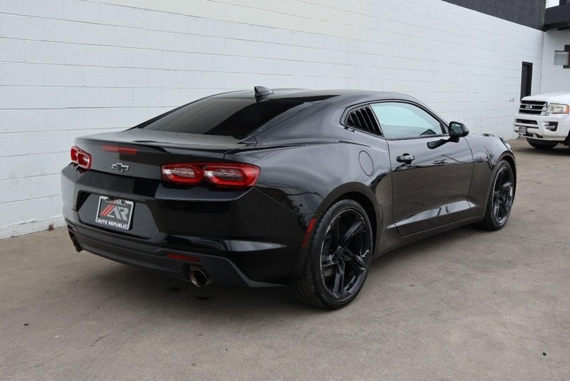 2021 Chevrolet Camaro LT1 photo 5