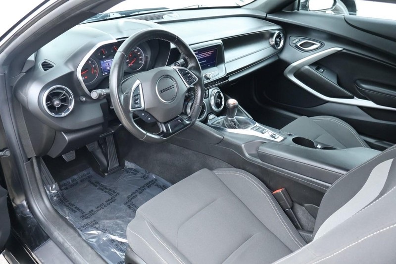 2021 Chevrolet Camaro LT1 photo 18