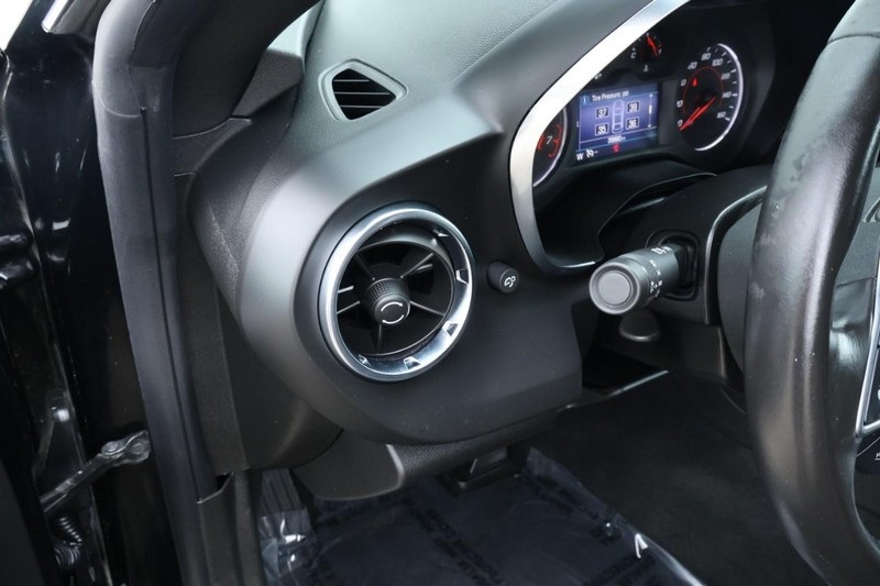 2021 Chevrolet Camaro LT1 photo 19