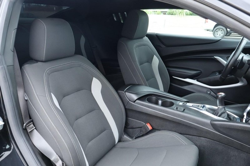 2021 Chevrolet Camaro LT1 photo 25