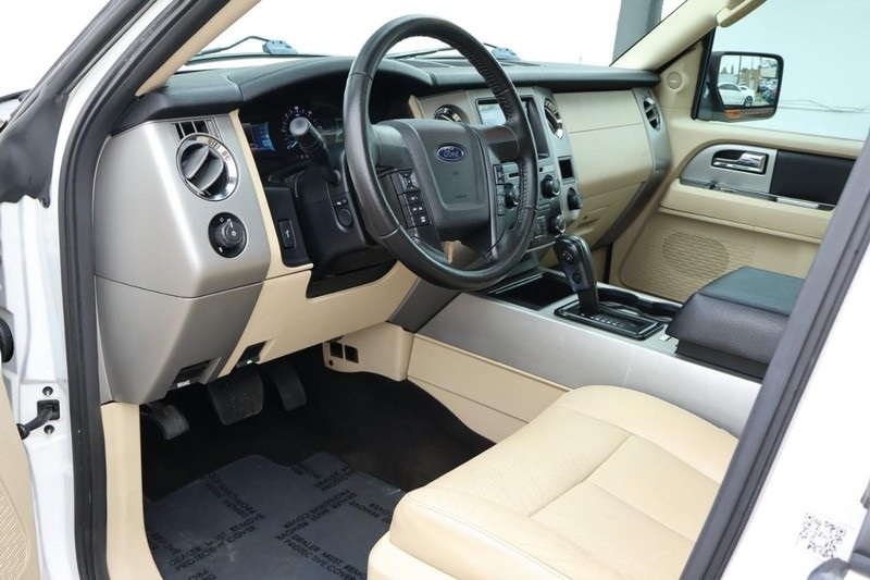 2016 Ford Expedition EL XLT photo 23