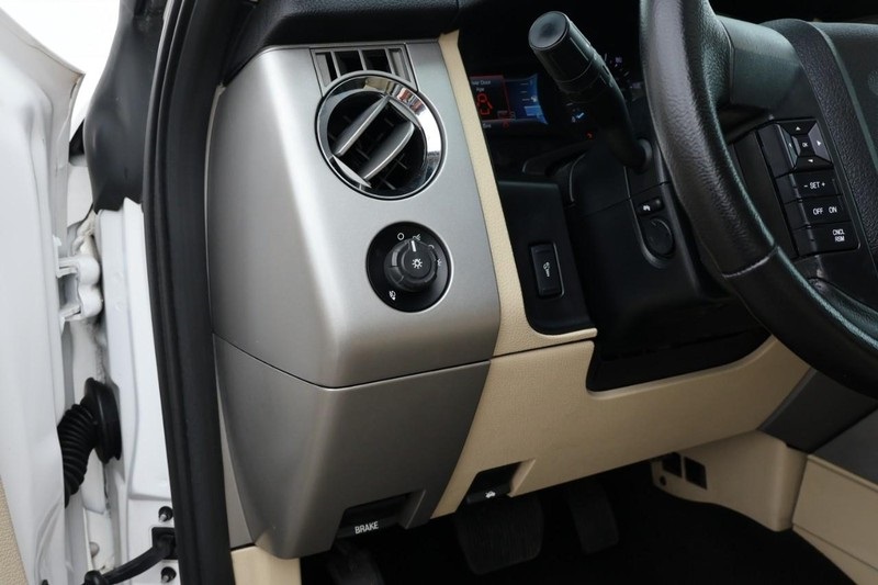 2016 Ford Expedition EL XLT photo 24