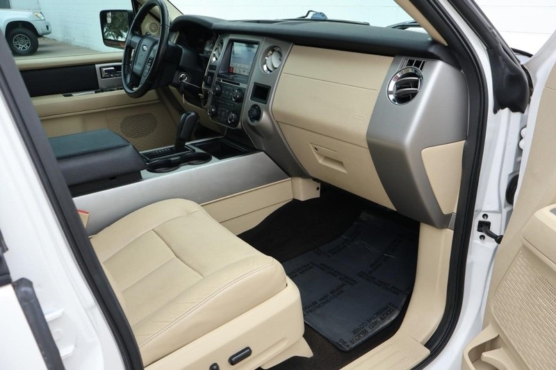 2016 Ford Expedition EL XLT photo 28