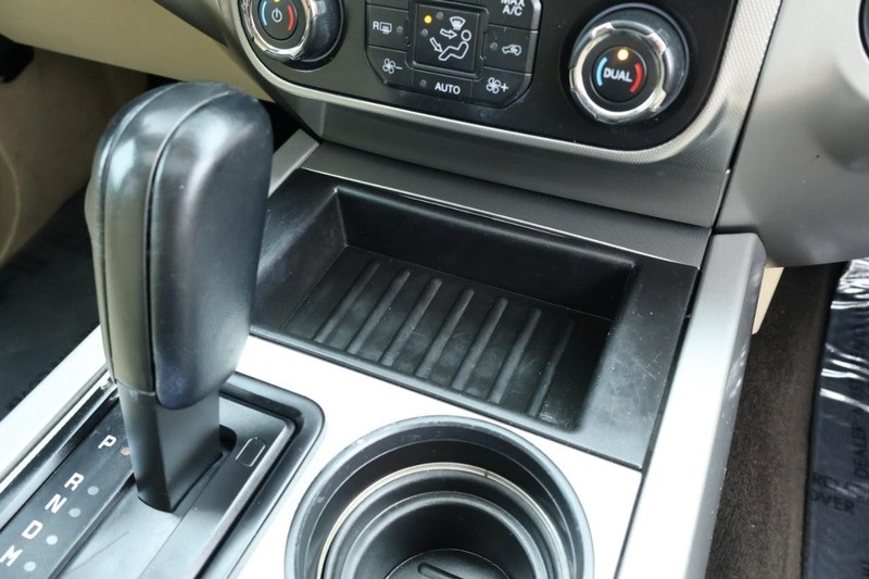 2016 Ford Expedition EL XLT photo 44