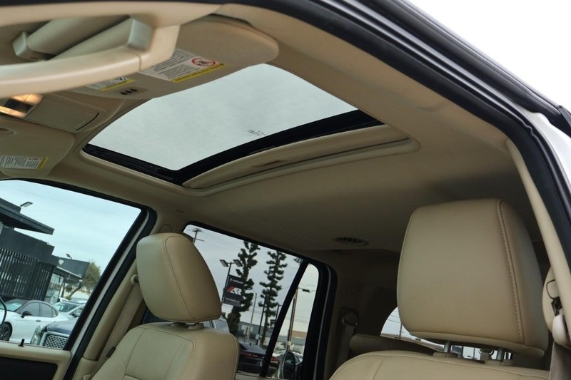2016 Ford Expedition EL XLT photo 46