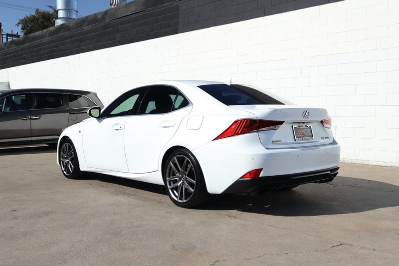 2020 Lexus IS 300 F SPORT photo 9