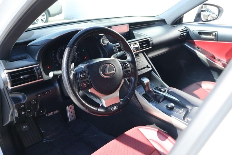 2020 Lexus IS 300 F SPORT photo 16
