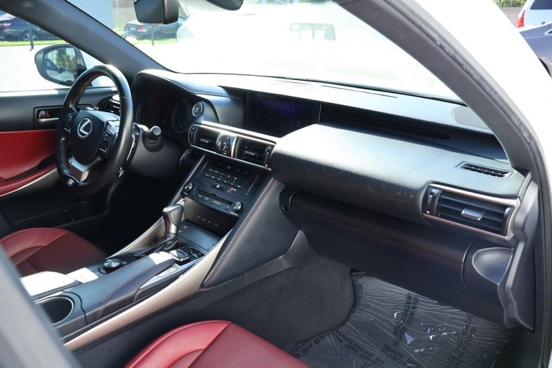 2020 Lexus IS 300 F SPORT photo 20