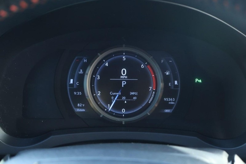 2020 Lexus IS 300 F SPORT photo 25