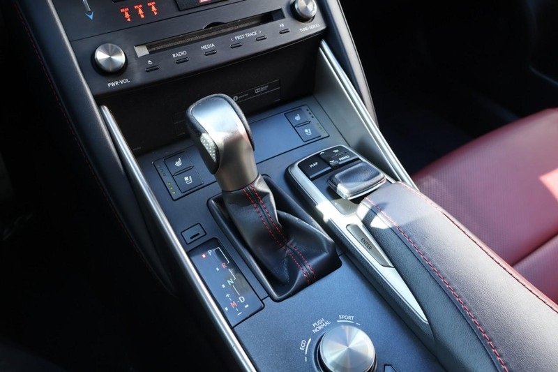 2020 Lexus IS 300 F SPORT photo 35