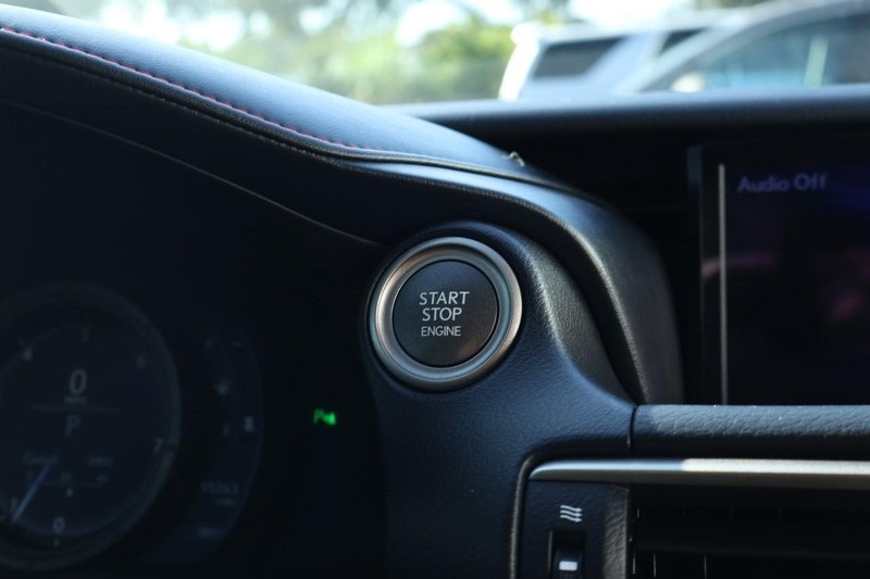 2020 Lexus IS 300 F SPORT photo 37