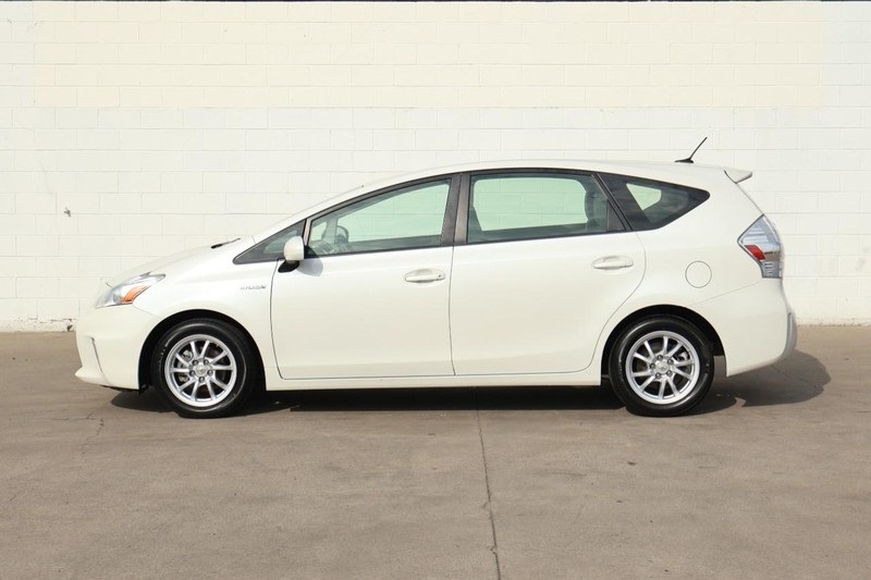 2013 Toyota Prius V Three photo 11