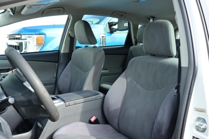 2013 Toyota Prius V Three photo 19