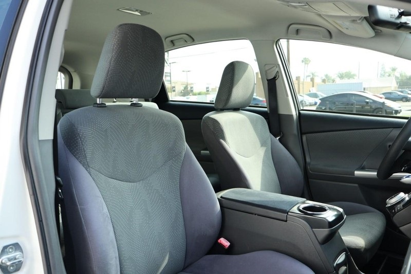 2013 Toyota Prius V Three photo 23