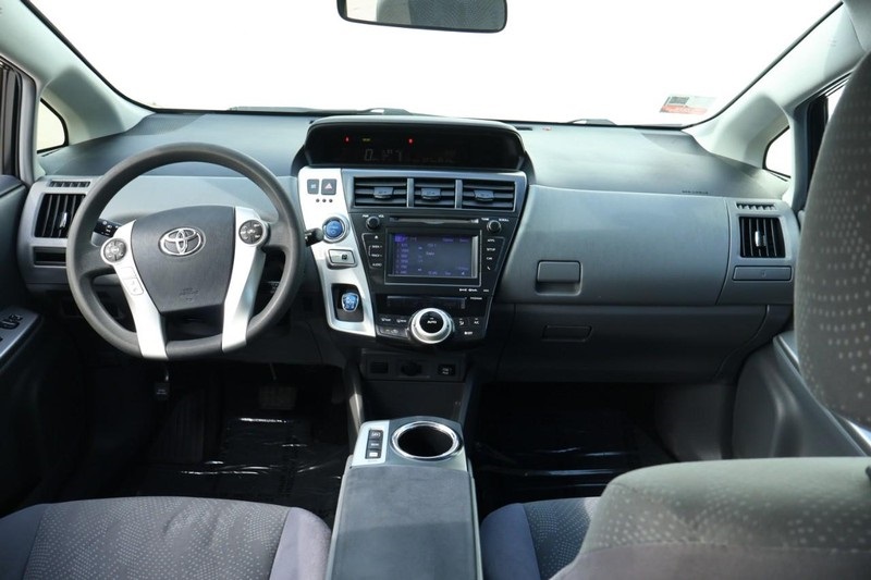 2013 Toyota Prius V Three photo 25