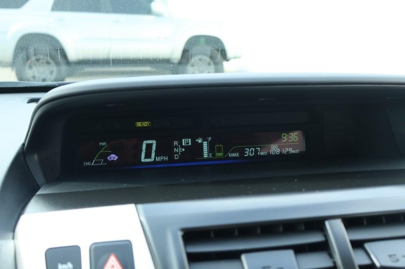 2013 Toyota Prius V Three photo 26