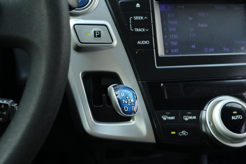 2013 Toyota Prius V Three photo 34
