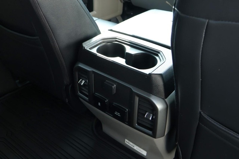 2020 Ford F-250 XLT photo 28