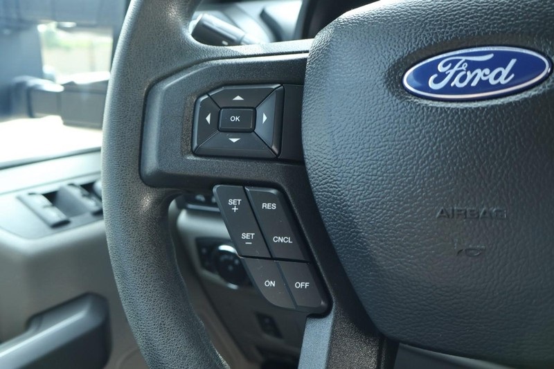 2020 Ford F-250 XLT photo 32
